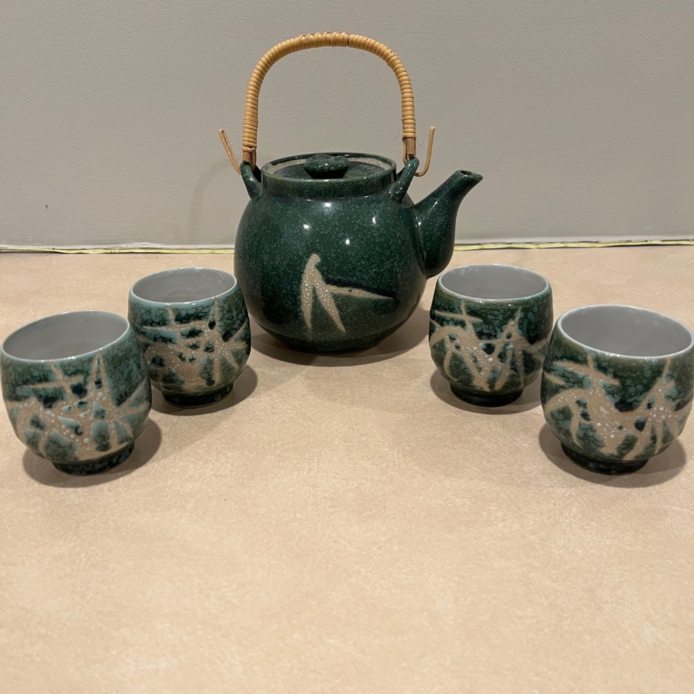 Tea Set - Picture 2 of 3